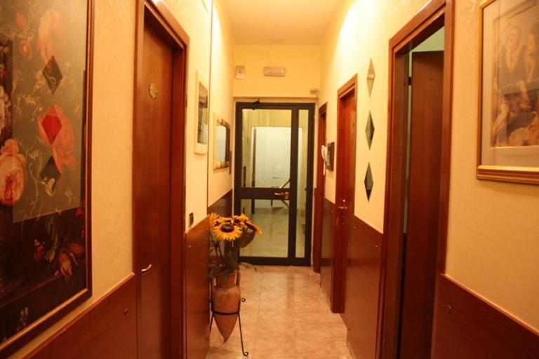 Yiennese Two Bed & Breakfast Rome Bagian luar foto