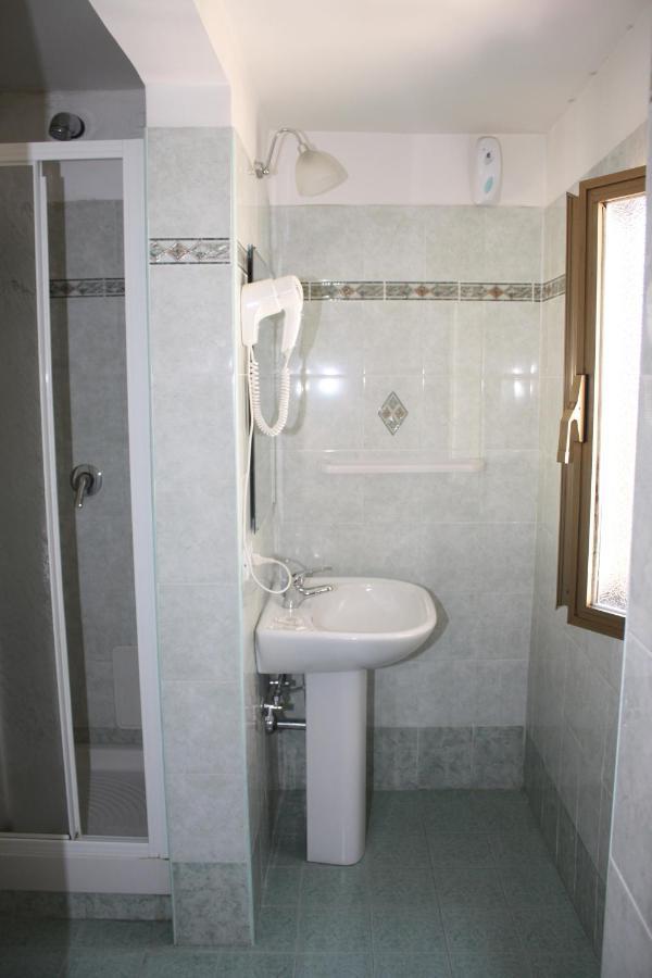 Yiennese Two Bed & Breakfast Rome Bagian luar foto